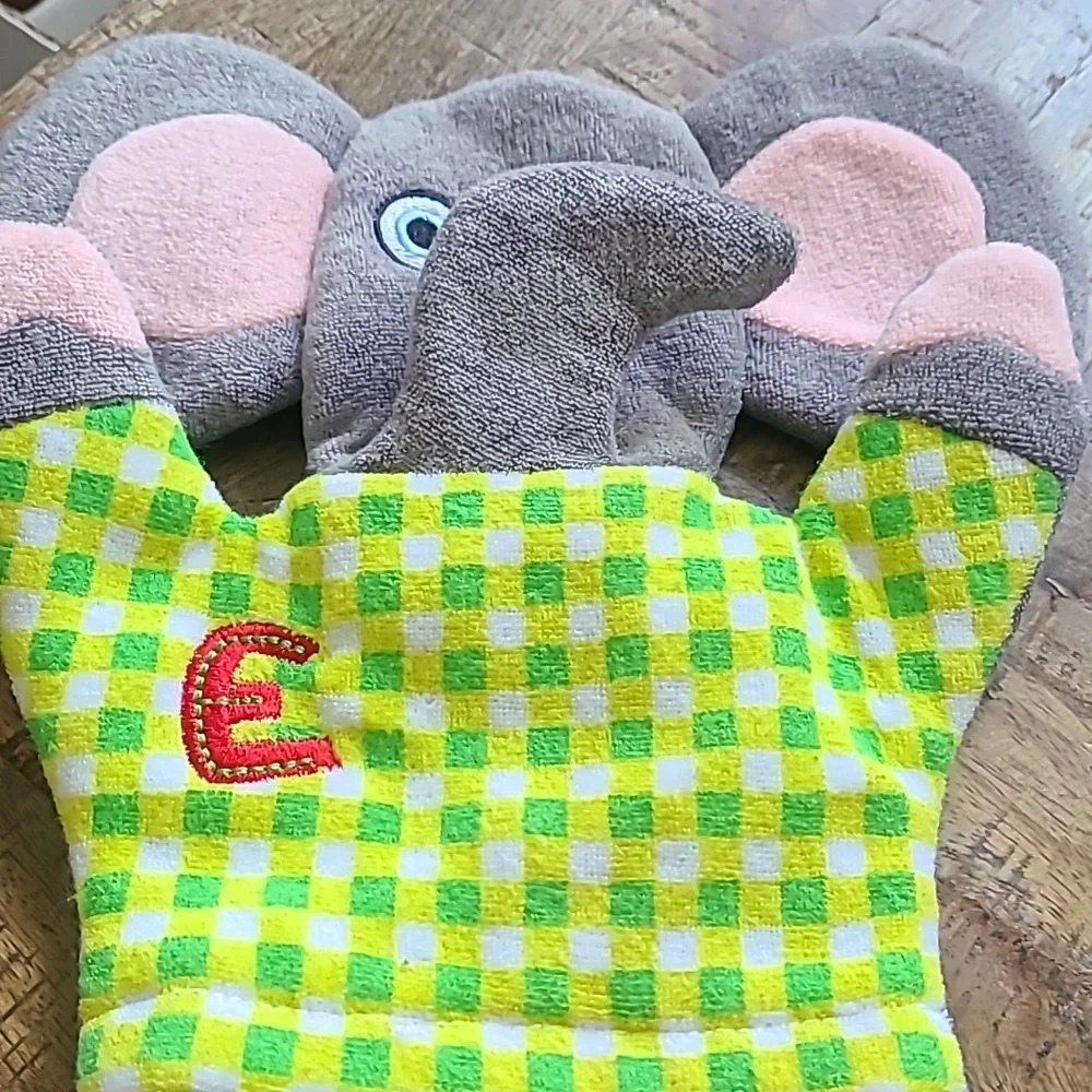 FREE WITH PURCHASE Elephant baby wash mitt
